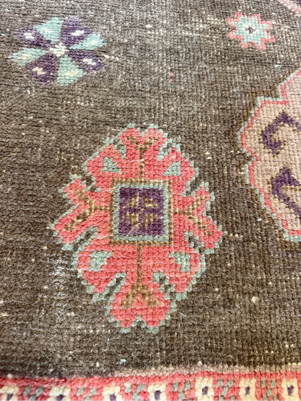 Vintage-Inspired Gray and Pink Accent Rug